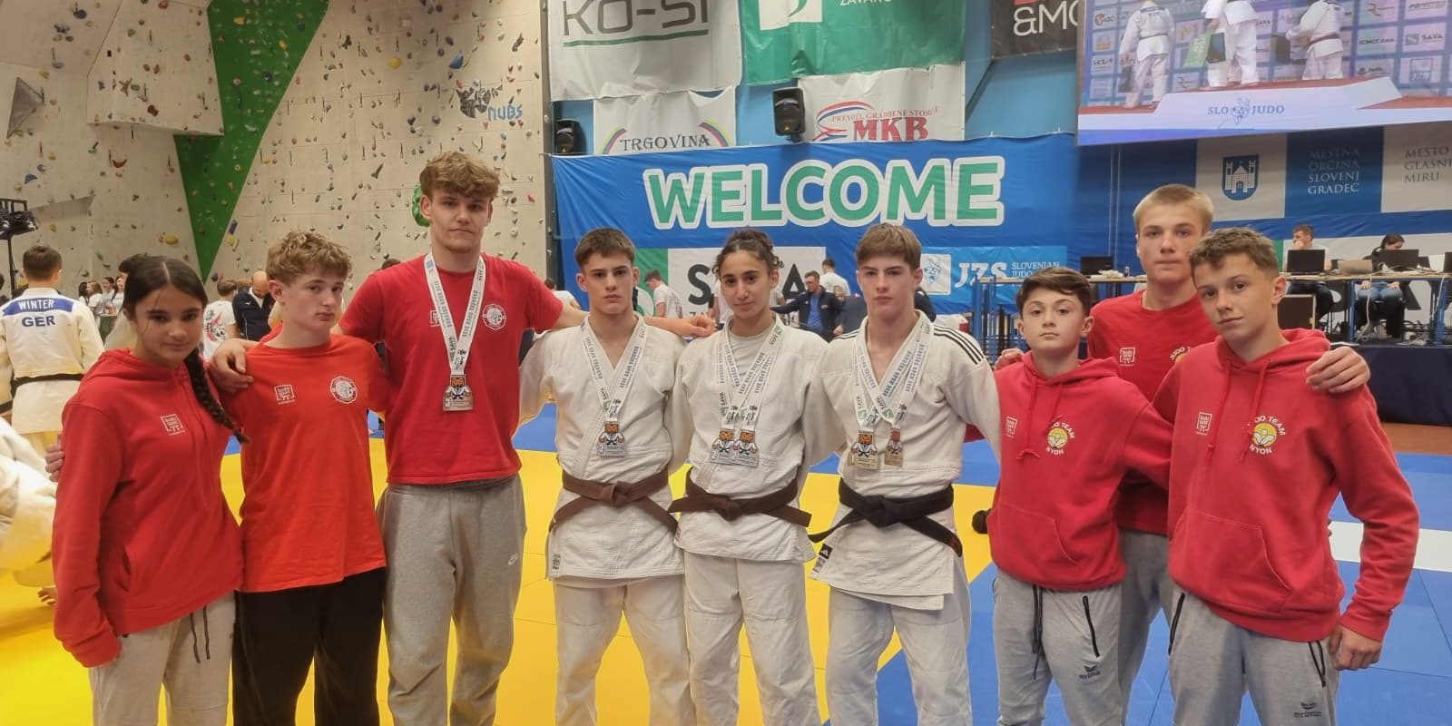 WhatsApp Image 2025-10-20 at 19.51.54